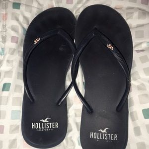 Hollister flip flops